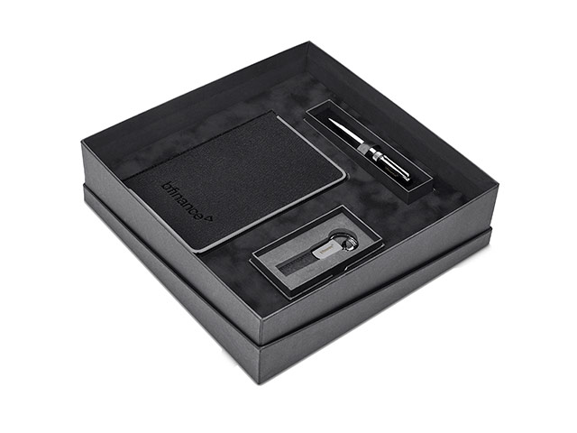 Alex Varga Yezminster Gift Set