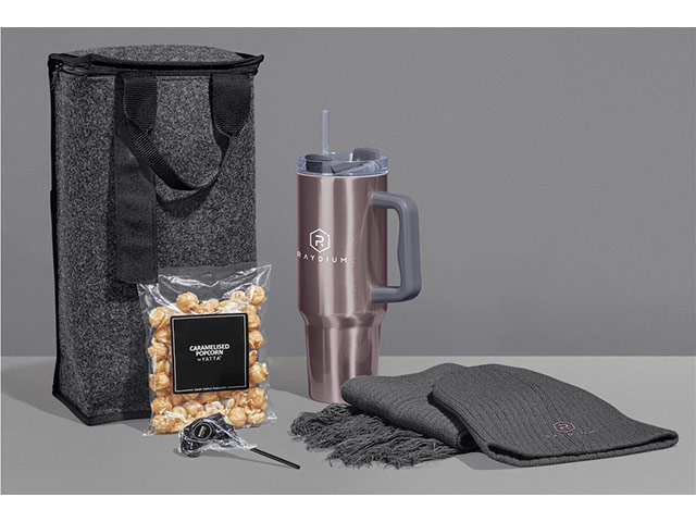 Yatta Frosted Faves Hamper - Image 5